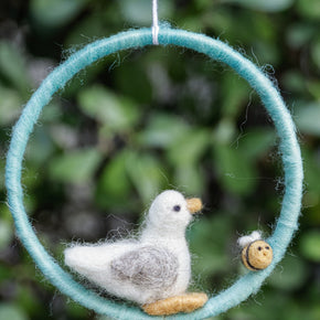 Escultura de Lã Arco Pato e Abelha
