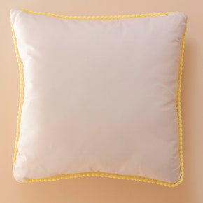 Almofada Quadrada 45x45cm Lisa Branca com Pompom