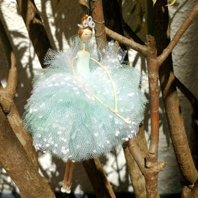 Bailarina em Pé Pequena Verde