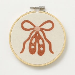 Bastidor Bordado Sapatilhas Balé Exclusivo Coisas da Doris