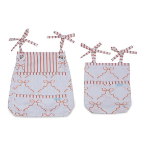 Porta Fraldas de Pendurador Duplo Laços Exclusivo Coisas da Doris